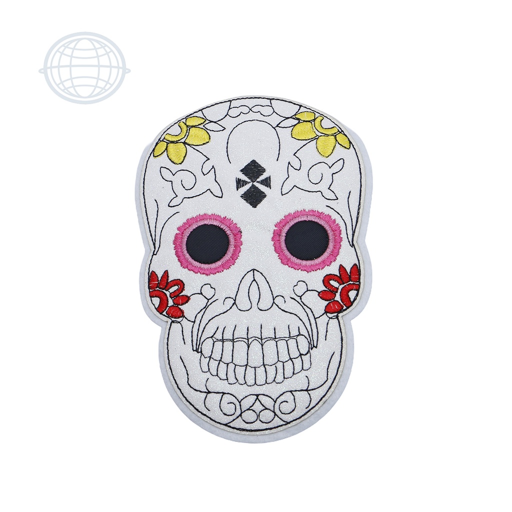 Calavera Blanca con Ojos Rosas